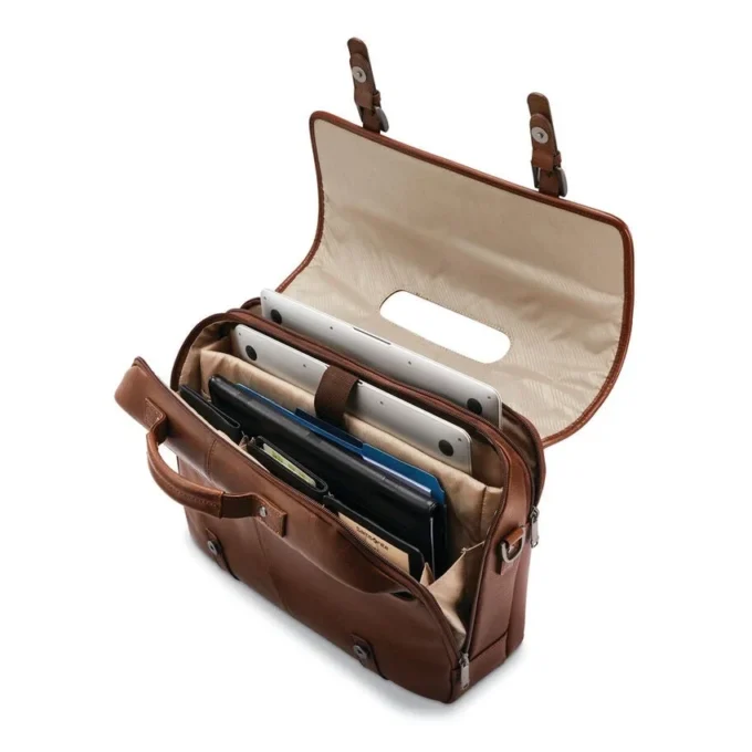 Classica borsa con patta in pelle Classica borsa con patta in pelle