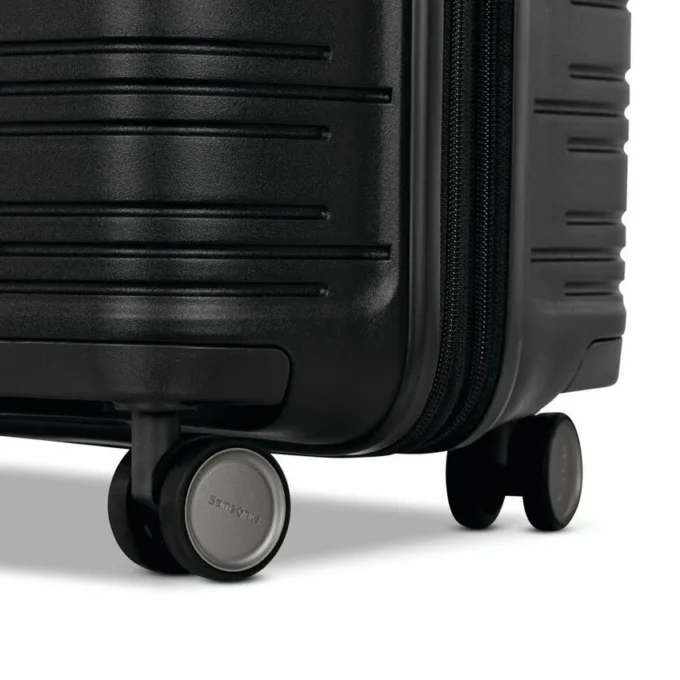 Elevation™ Plus Elevation™ plus valigia rigida grande con ruote Elevation™ Plus Elevation™ plus valigia rigida grande con ruote