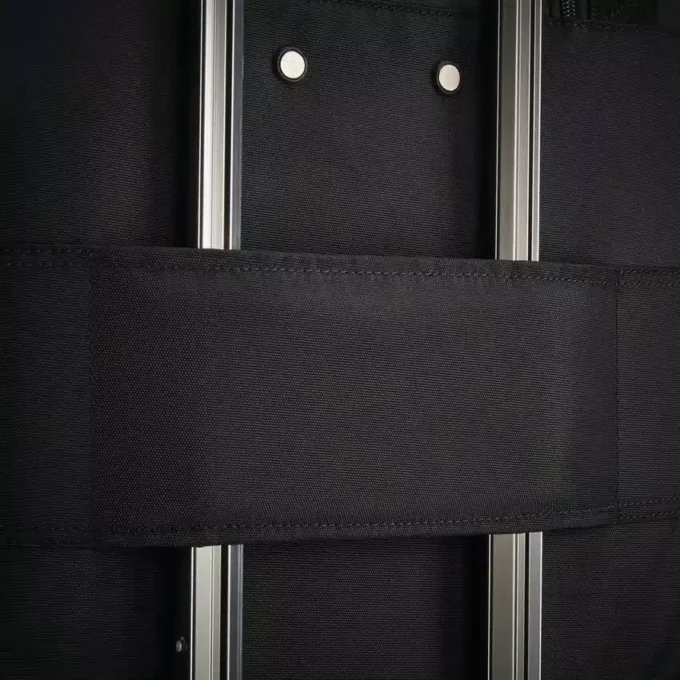 Valigia spinner da riporre sotto il sedile con porta USB Valigia spinner da riporre sotto il sedile con porta USB