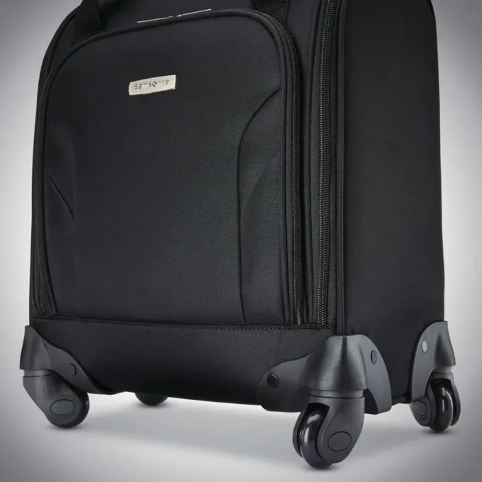 Valigia spinner da riporre sotto il sedile con porta USB Valigia spinner da riporre sotto il sedile con porta USB